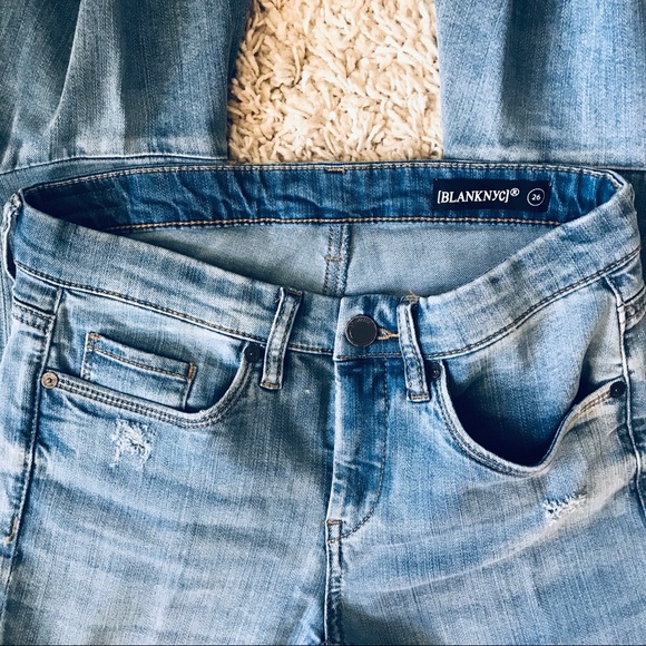 ✨HP✨BLANK NYC Flare Denim - Picture 10 of 10